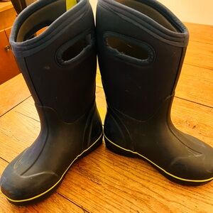 Kids Bogs Navy Boots